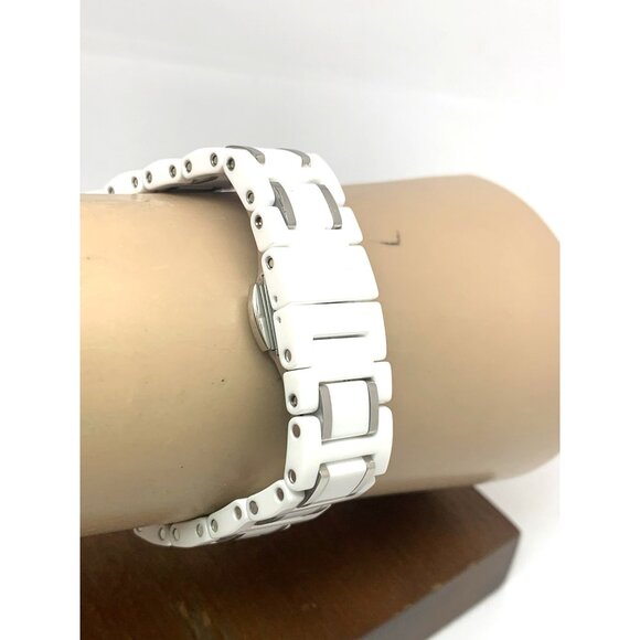 Bulova Women's Watch 98P172 Marine Star Quartz Diamond MOP Dial Ceramic 37mm - Picture 11 of 15